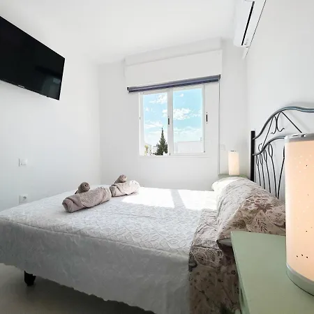 Townhouse With Arabic Pool And Close To The In Estepona