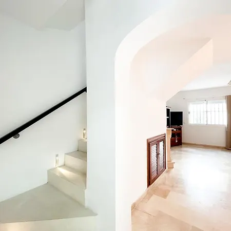 Townhouse With Arabic Pool And Close To The In Estepona