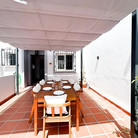 Townhouse With Arabic Pool And Close To The In *