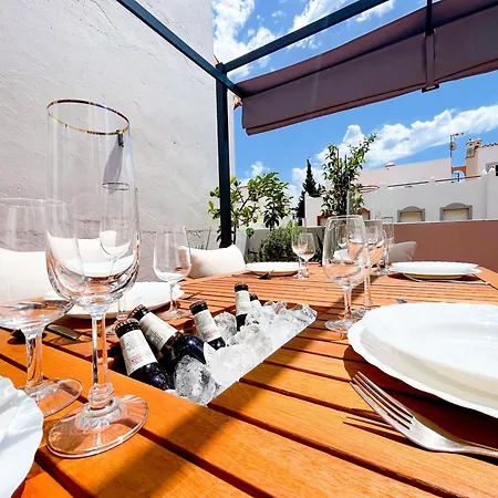 Townhouse With Arabic Pool And Close To The In Casa vacanze Estepona