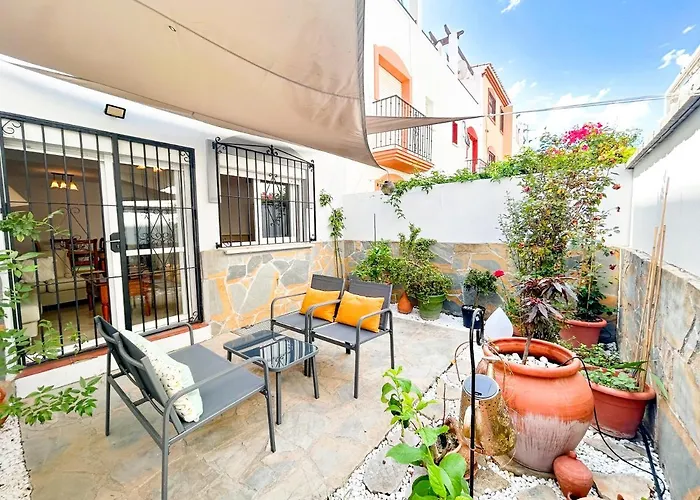 Townhouse With Arabic Pool And Close To The In * Estepona