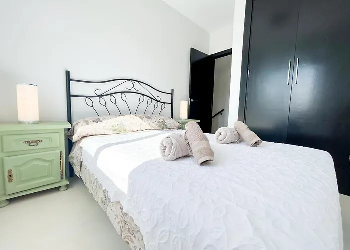 Townhouse With Arabic Pool And Close To The In *