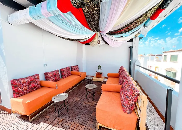 Townhouse With Arabic Pool And Close To The In