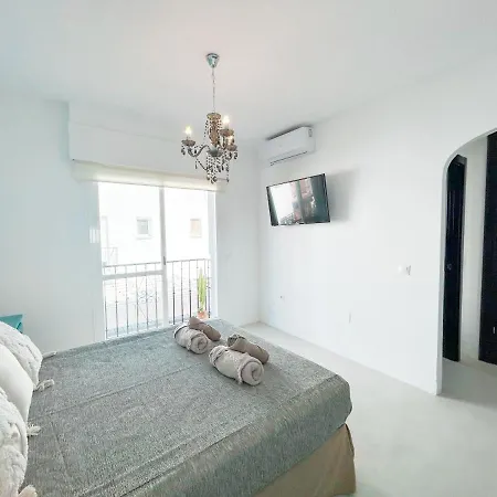 Townhouse With Arabic Pool And Close To The In Hébergement de vacances