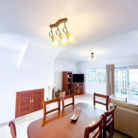 Hébergement de vacances Townhouse With Arabic Pool And Close To The In