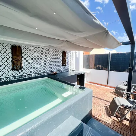 Townhouse With Arabic Pool And Close To The In Hébergement de vacances *