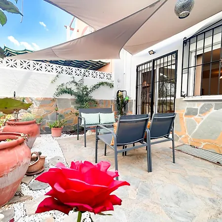 Townhouse With Arabic Pool And Close To The In 別荘
