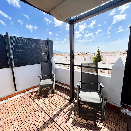 Hébergement de vacances Townhouse With Arabic Pool And Close To The In Estepona