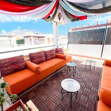 Townhouse With Arabic Pool And Close To The In * Estepona