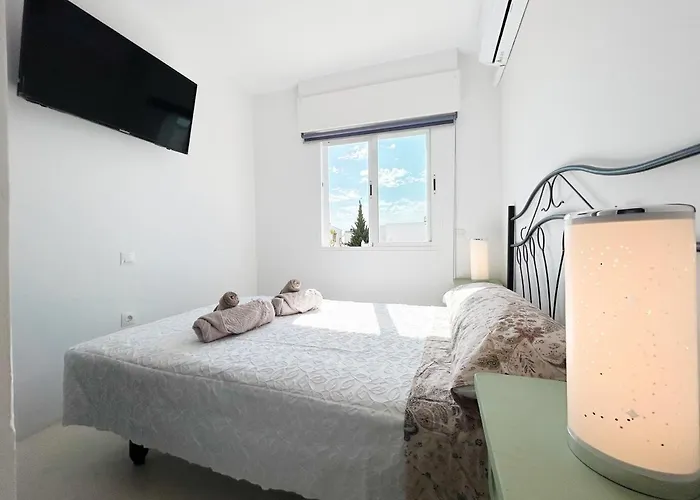 Townhouse With Arabic Pool And Close To The In Estepona