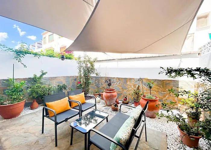 Townhouse With Arabic Pool And Close To The In Ferienhaus Estepona