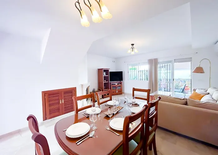 Townhouse With Arabic Pool And Close To The In *