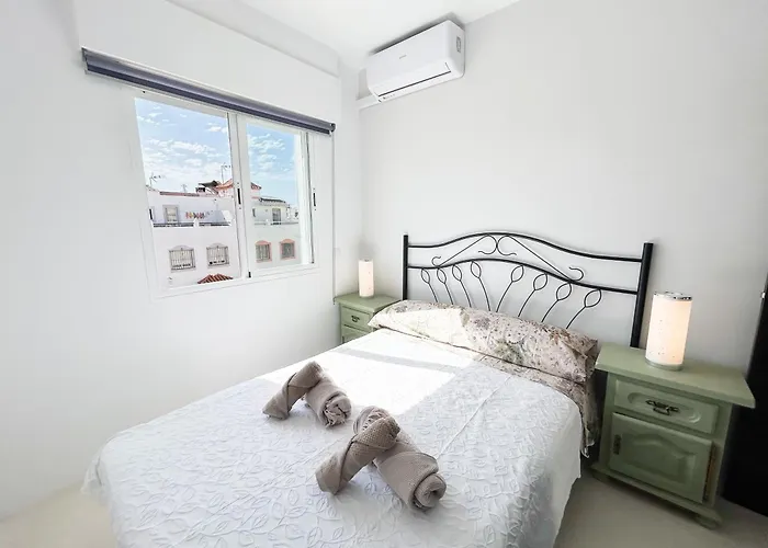 Townhouse With Arabic Pool And Close To The In * Estepona