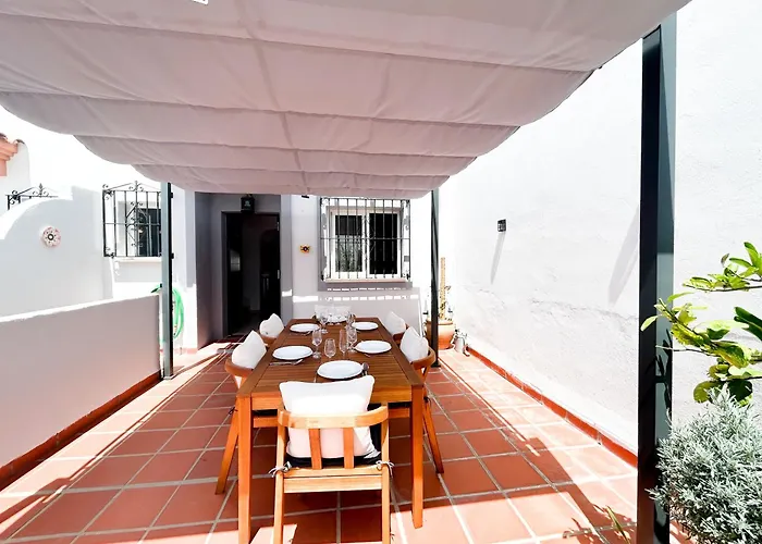 Townhouse With Arabic Pool And Close To The In *