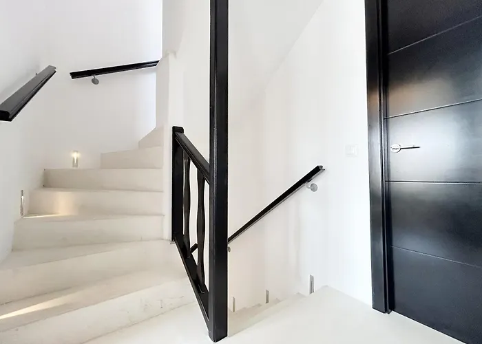 Townhouse With Arabic Pool And Close To The In *