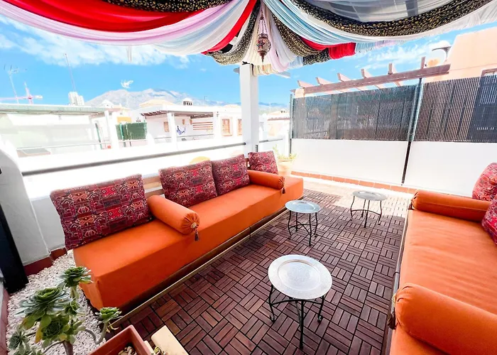 Townhouse With Arabic Pool And Close To The In * Estepona