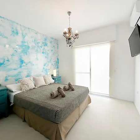 Townhouse With Arabic Pool And Close To The In